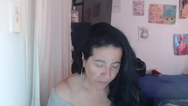 Snapshot of stefilove10 chatting on April 7, 2:08 pm stefilove10 online show from April 7, 2:08 pm