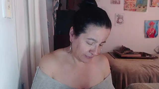 Snapshot of stefilove10 chatting on November 12, 4:33 pm stefilove10 online show from November 12, 4:33 pm