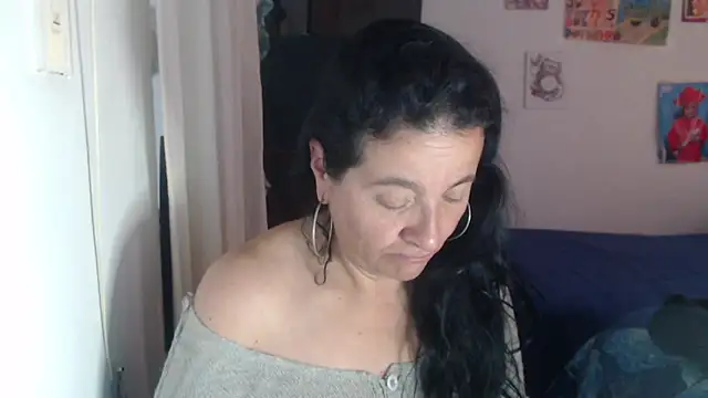 Snapshot of stefilove10 chatting on February 10, 2:16 pm stefilove10 online show from February 10, 2:16 pm