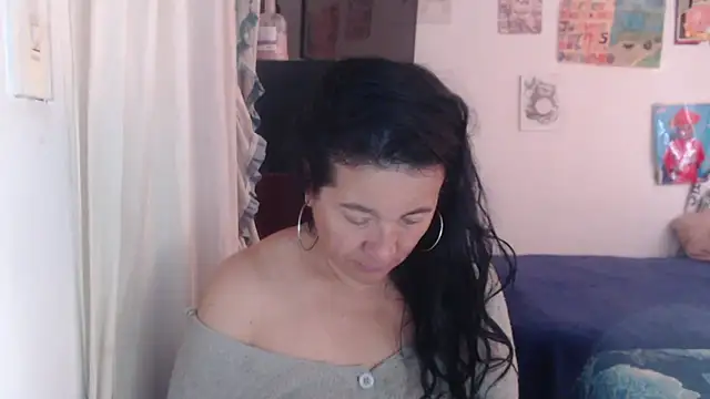 Snapshot of stefilove10 chatting on April 10, 1:29 pm stefilove10 online show from April 10, 1:29 pm