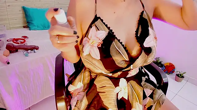 lilahSweet online show from December 15, 11:49 am