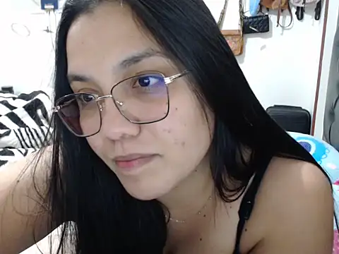 Snapshot of Andrea_hottest_angel chatting on December 22, 5:18 am Andrea hottest angel online show from December 22, 5:18 am