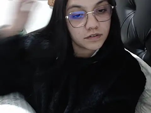 Snapshot of Andrea_hottest_angel chatting on January 14, 5:11 am Andrea hottest angel online show from January 14, 5:11 am