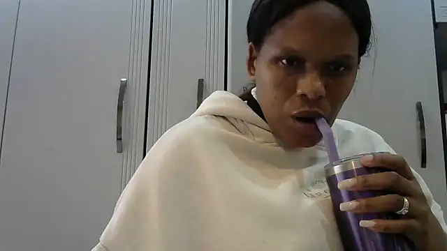 blackslut4u online show from May 13, 2:24 pm