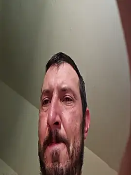 Snapshot of UncutHammer69 chatting on November 29, 8:20 pm UncutHammer69 online show from November 29, 8:20 pm