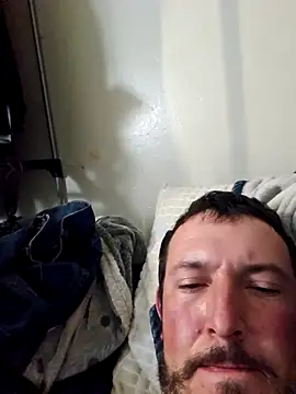 Snapshot of UncutHammer69 chatting on December 15, 4:02 pm UncutHammer69 online show from December 15, 4:02 pm