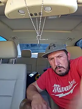 Snapshot of UncutHammer69 chatting on November 2, 8:36 pm UncutHammer69 online show from November 2, 8:36 pm