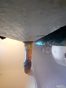 Snapshot of UncutHammer69 chatting on November 22, 8:13 am UncutHammer69 online show from November 22, 8:13 am