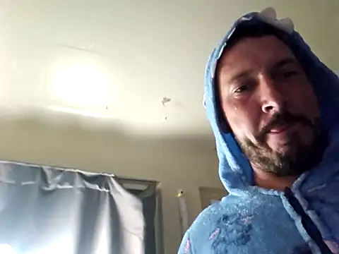 Snapshot of UncutHammer69 chatting on October 27, 1:45 pm UncutHammer69 online show from October 27, 1:45 pm