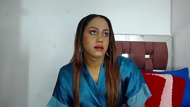 LoraineBigCockTs online show from October 17, 1:35 pm