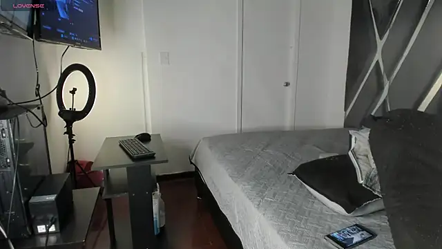 moonsweet1 online show from April 27, 6:50 pm