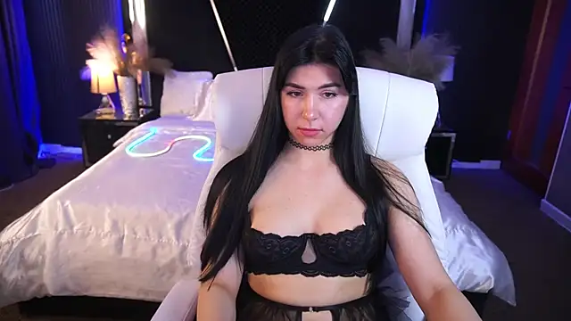Snapshot of EmilyCandyy chatting on October 6, 6:14 am EmilyCandyy online show from October 6, 6:14 am