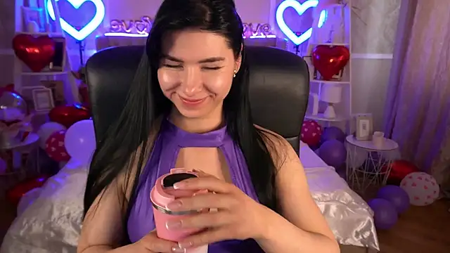 Snapshot of EmilyCandyy chatting on February 24, 10:15 am EmilyCandyy online show from February 24, 10:15 am