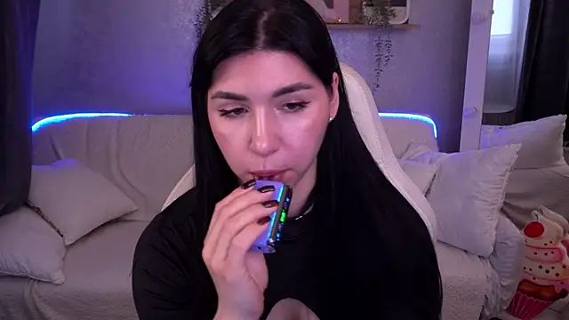 EmilyCandyy online show from November 13, 7:12 am