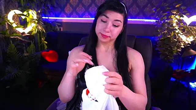 Snapshot of EmilyCandyy chatting on February 28, 9:47 am EmilyCandyy online show from February 28, 9:47 am