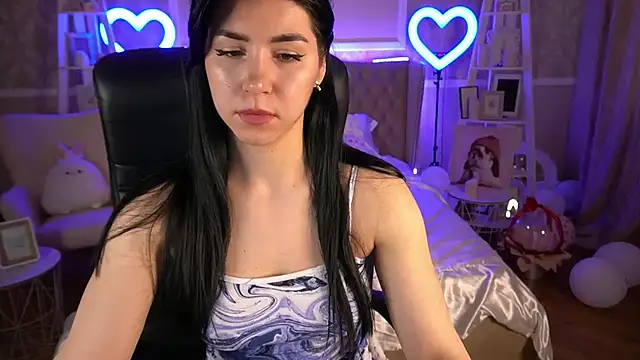 Snapshot of EmilyCandyy chatting on March 3, 7:03 am EmilyCandyy online show from March 3, 7:03 am