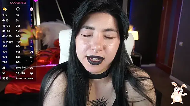 Snapshot of EmilyCandyy chatting on June 15, 6:24 am EmilyCandyy online show from June 15, 6:24 am
