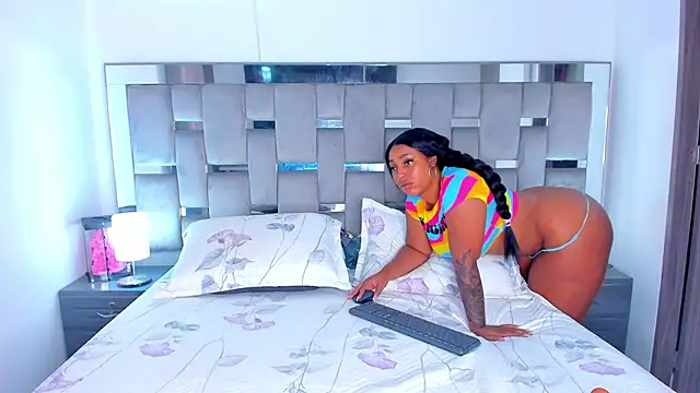 Cammiila online show from January 16, 1:48 pm