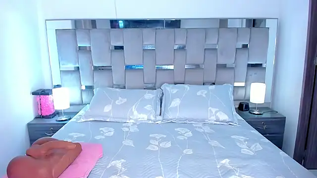 Cammiila online show from December 22, 11:16 pm