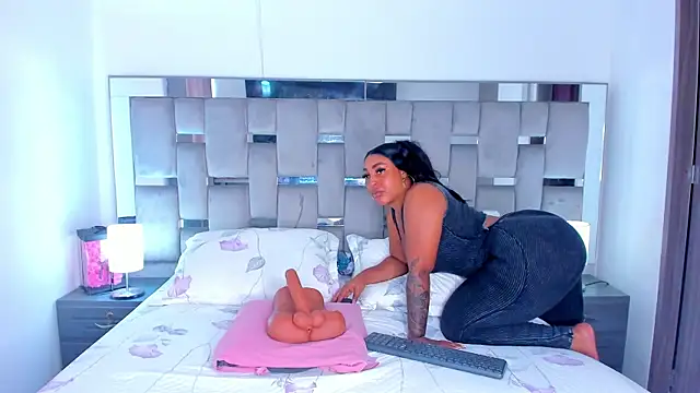 Cammiila online show from January 9, 4:25 pm