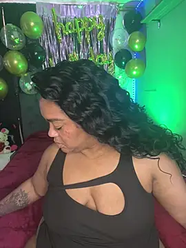 yanza2002 online show from April 4, 7:53 pm