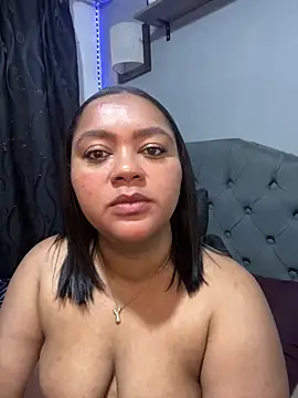 yanza2002 online show from November 30, 9:15 pm