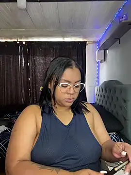 yanza2002 online show from February 8, 6:49 pm