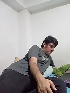 biglatin80 online show from March 10, 2:43 pm