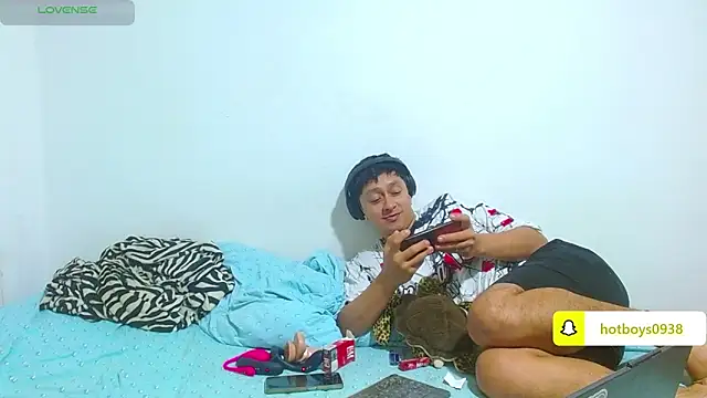 biglatin80 online show from October 22, 8:19 pm