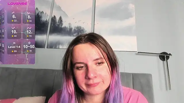 MilaniaCute online show from November 21, 6:51 pm