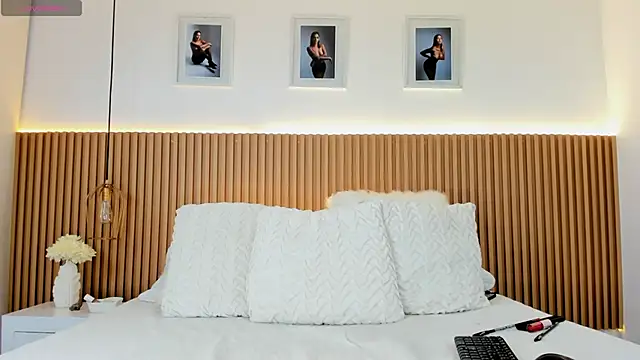 Snapshot of SUSIEPOWELL chatting on September 12, 1:28 am SUSIEPOWELL online show from September 12, 1:28 am