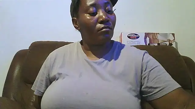 Snapshot of ebonytitts4u chatting on March 9, 5:39 pm ebonytitts4u online show from March 9, 5:39 pm