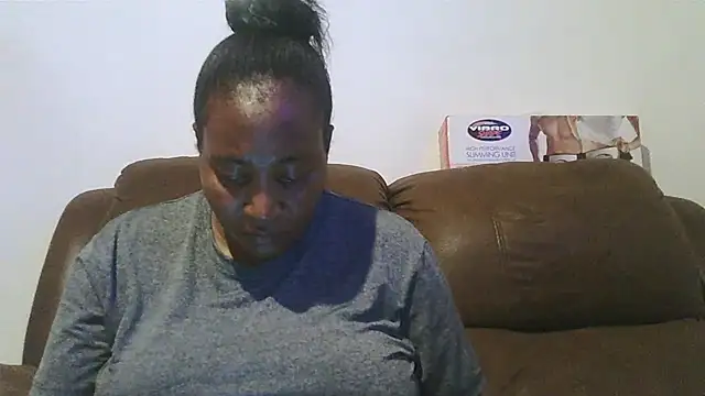Snapshot of ebonytitts4u chatting on March 12, 7:25 pm ebonytitts4u online show from March 12, 7:25 pm