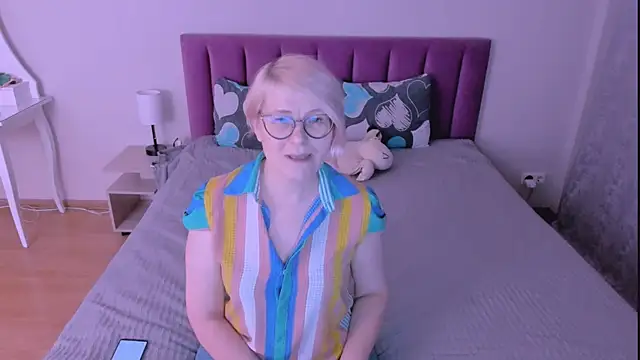 sabrinamacmarren online show from February 19, 4:59 pm