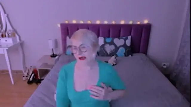 sabrinamacmarren online show from February 10, 4:06 pm