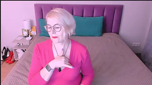 sabrinamacmarren online show from November 1, 2:55 pm