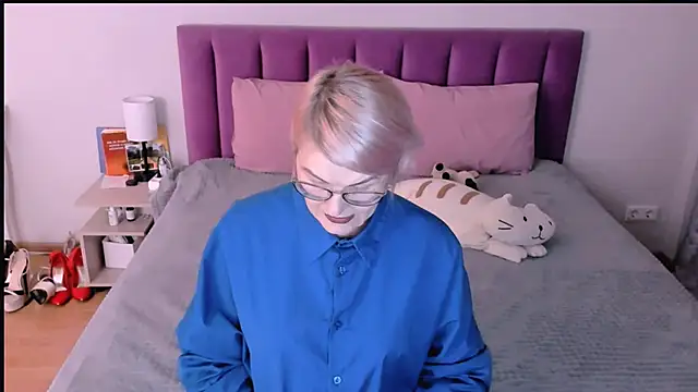 sabrinamacmarren online show from November 29, 2:06 pm