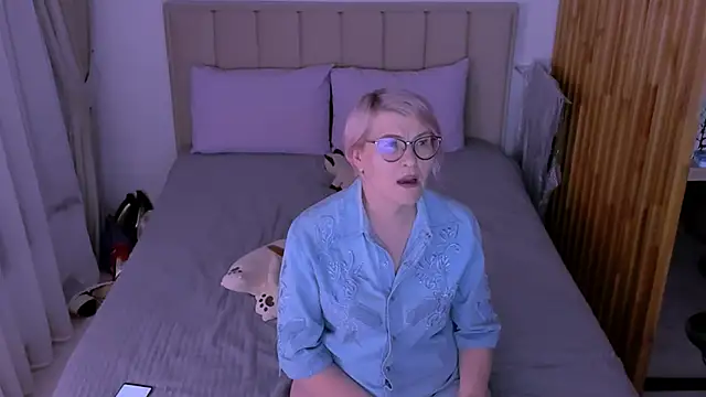 sabrinamacmarren online show from March 13, 6:35 pm