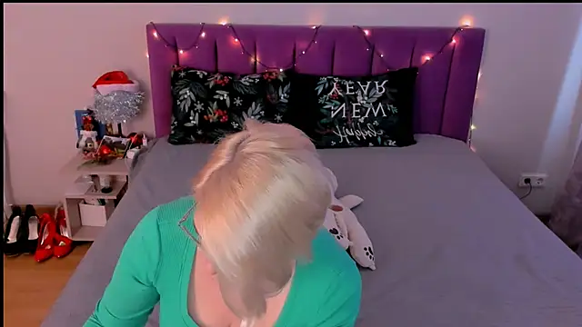 sabrinamacmarren online show from January 11, 9:05 am