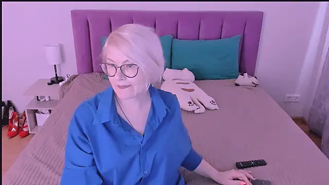 Snapshot of sabrinamacmarren chatting on September 25, 2:56 pm sabrinamacmarren online show from September 25, 2:56 pm