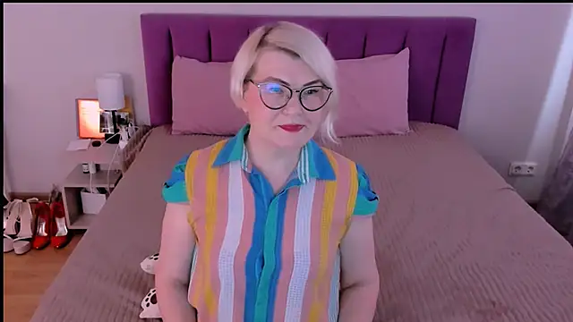 sabrinamacmarren online show from November 24, 9:53 am