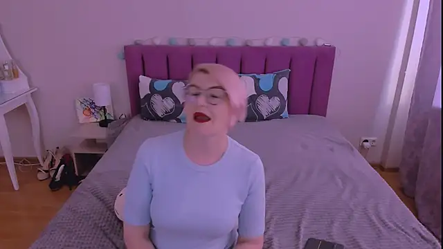 sabrinamacmarren online show from February 16, 9:41 am