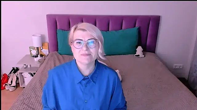 sabrinamacmarren online show from November 6, 3:16 pm