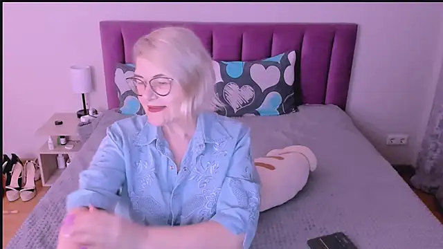 Snapshot of sabrinamacmarren chatting on September 8, 5:12 pm sabrinamacmarren online show from September 8, 5:12 pm