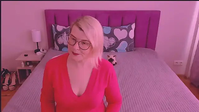 Snapshot of sabrinamacmarren chatting on September 9, 8:13 am sabrinamacmarren online show from September 9, 8:13 am