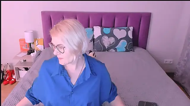 sabrinamacmarren online show from October 21, 2:38 pm