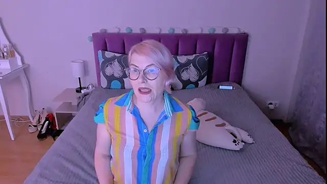 sabrinamacmarren online show from February 13, 4:29 pm