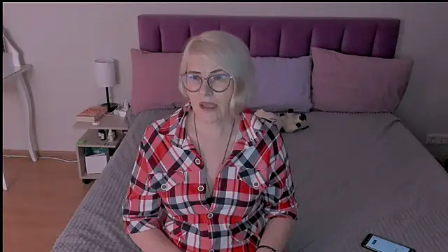 Snapshot of sabrinamacmarren chatting on March 15, 7:59 pm sabrinamacmarren online show from March 15, 7:59 pm