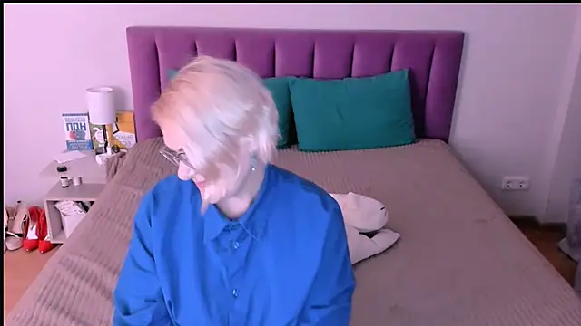 sabrinamacmarren online show from November 14, 2:54 pm