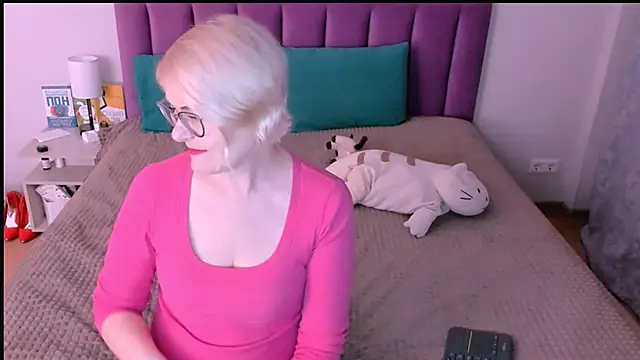 sabrinamacmarren online show from November 15, 2:10 pm